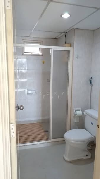 Condominium for Sale at Gold Coast Resort Condominium - Jacky Yeoh - Bathroom - PropertyGuru.com.my
