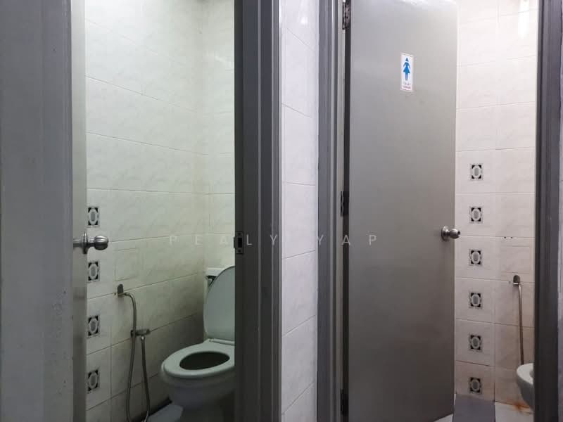 Office for Rent in Petaling Jaya (Selangor) - Pealy Yap - Bathroom - PropertyGuru.com.my