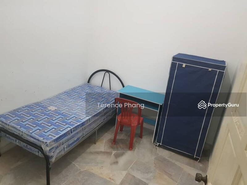 Untuk Disewa - Jalan Mawar Taman Puchong Perdana Link House