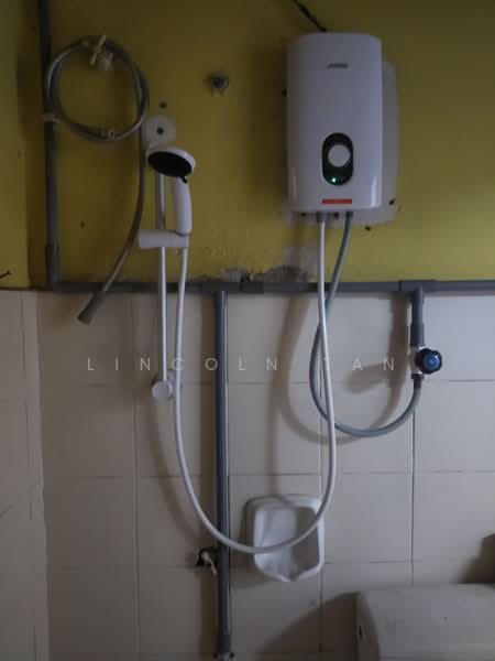 Pangsapuri untuk Disewa di Sukma Shop Apartment Bandar Sg Long - Lincoln Tan - Bathroom - PropertyGuru.com.my