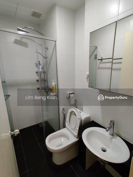 2nd bathroom with built in water heater