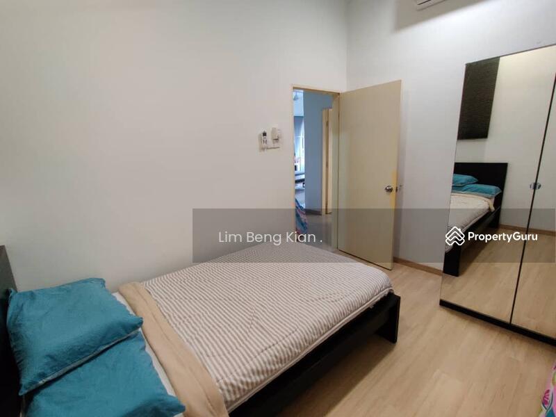 2nd bedroom with cupboard