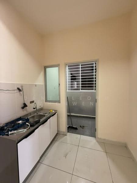 Service Residence for Rent at Savanna Executive Suite @ Southville City - Dante Leong Zhenwen - Kitchen - PropertyGuru.com.my
