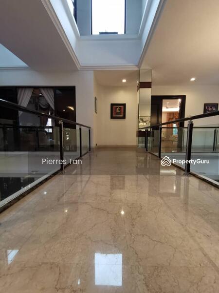 First floor walkway