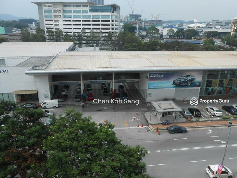 dataran 3 two square