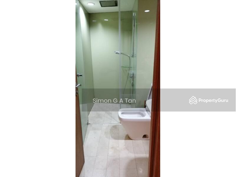 common bathroom for room 2 & 3