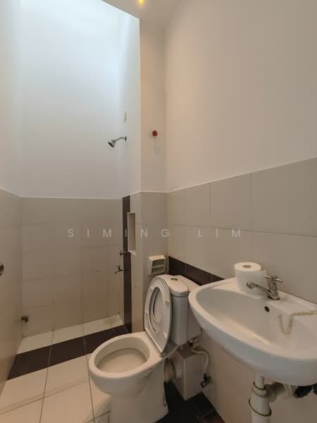 Rumah Teres untuk Disewa di Setia Tropika (Johor Bahru) - Siming Lim - Bathroom - PropertyGuru.com.my