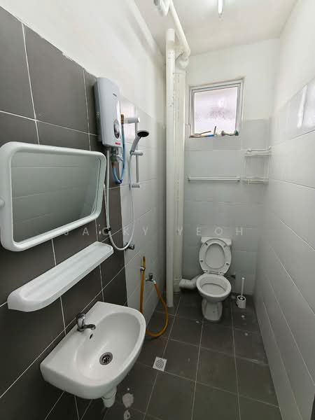 Apartment for Rent at The Rise Collection 2 (Chelliah Park City) - Jacky Yeoh - Bathroom - PropertyGuru.com.my