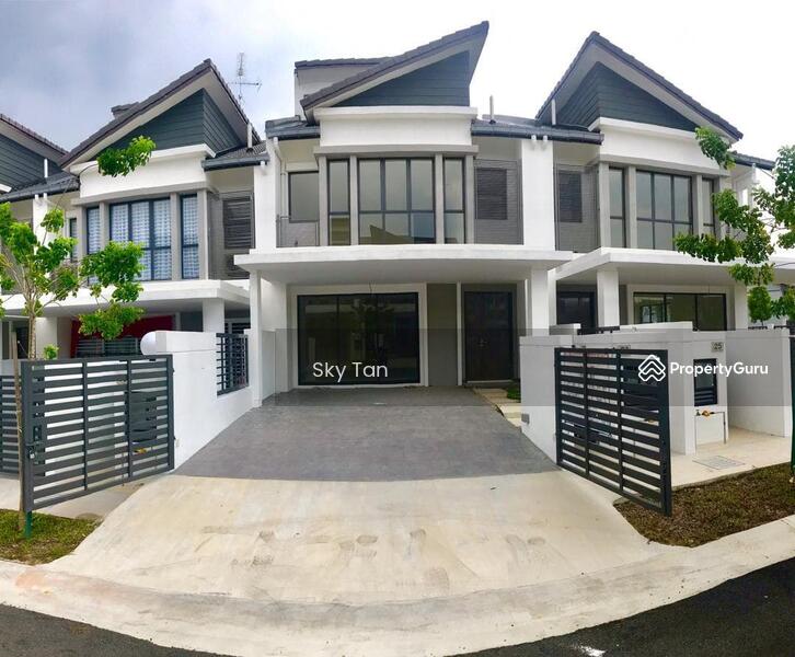 No Longer Available Glenmarie Taman Mount Austin Double Storey Terrace 22x75 Partial Furnished Mount Austin Johor Bahru Johor 4 Bedrooms 1650 Sqft Terraces Link Houses For Rent By Sky Tan Rm 1 600 Mo 31975962