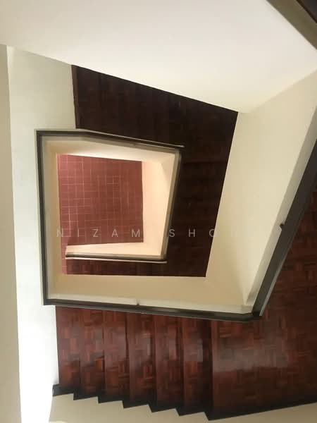 3-storey Terraced House for Rent in Ampang Jaya (Ampang) - Nizam Shoib - Staircase view - PropertyGuru.com.my