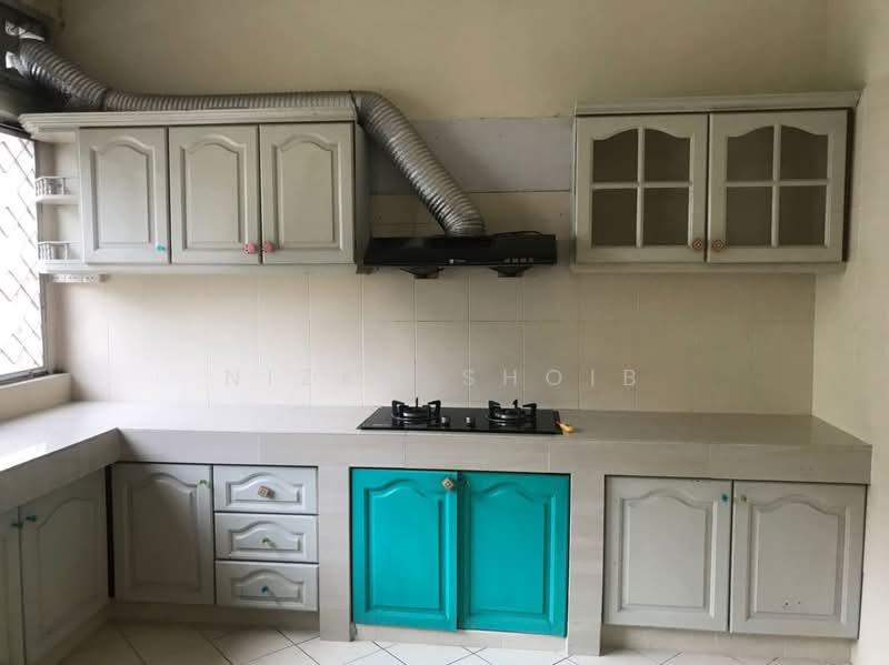 3-storey Terraced House for Rent in Ampang Jaya (Ampang) - Nizam Shoib - Hood & hob - PropertyGuru.com.my