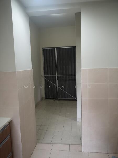 Wet kitchen and utility yard