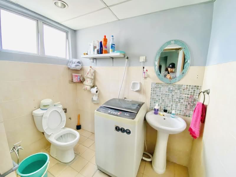 Pangsapuri untuk Dijual di Selesa I Resort Apartment (Pangsapuri Damai Mewah B) - Erin Yusof - Bathroom - PropertyGuru.com.my