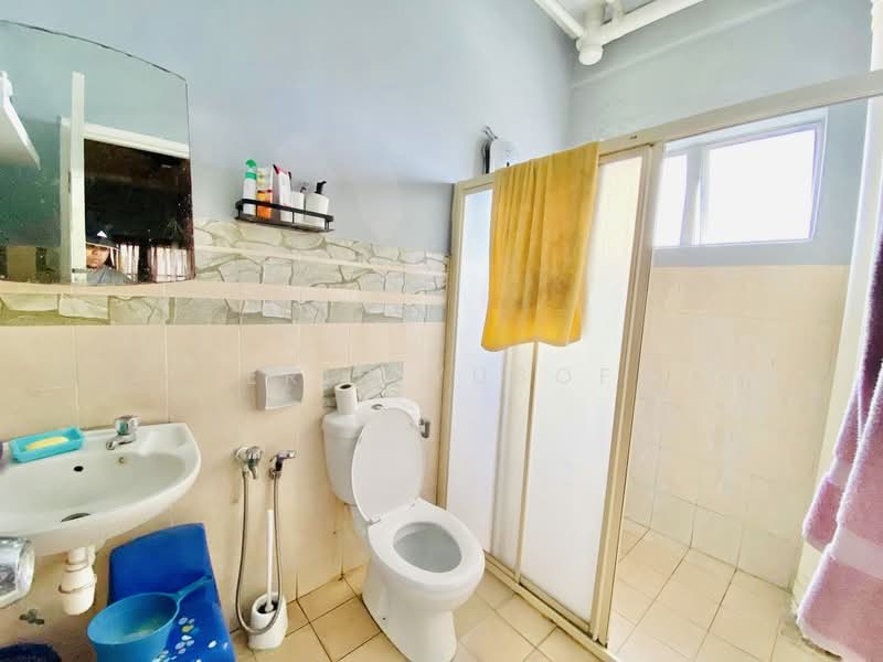 Pangsapuri untuk Dijual di Selesa I Resort Apartment (Pangsapuri Damai Mewah B) - Erin Yusof - Bathroom - PropertyGuru.com.my