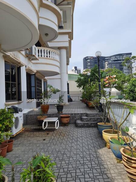 Untuk Dijual - 3 Storey Royal Mansion Bangsar