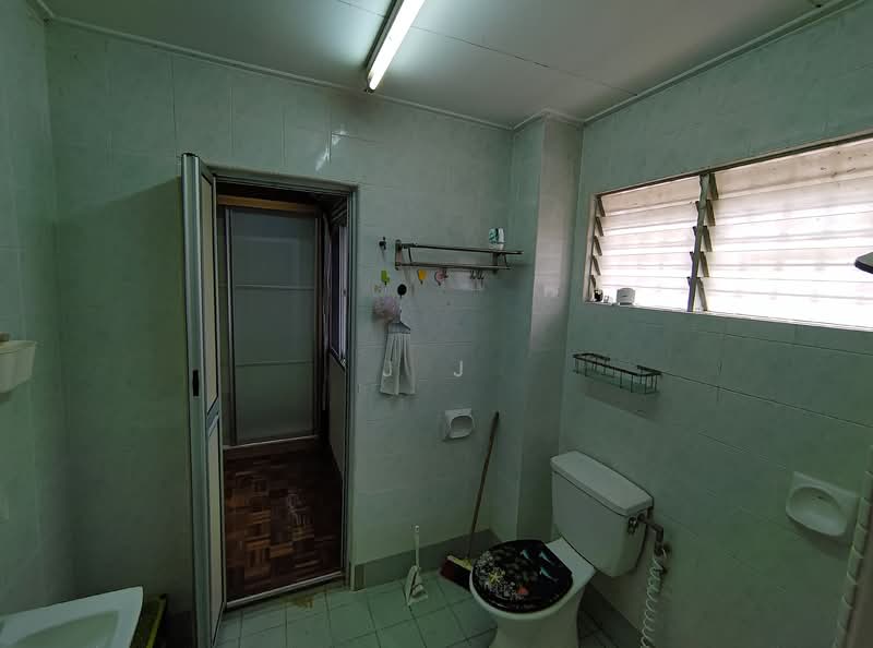 2-storey Terraced House for Sale in Kota Kemuning (Shah Alam) - JJ Wang - SHARED BATHROOM FOR BEDROOM 2 AND BEDROOM 3  - PropertyGuru.com.my