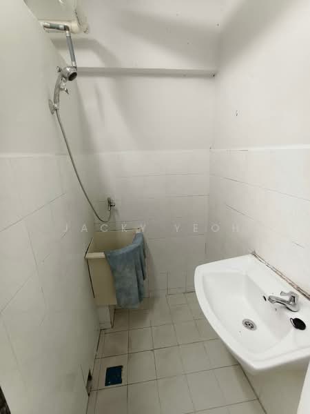 Kondominium untuk Dijual di Green Garden - Jacky Yeoh - Bathroom - PropertyGuru.com.my