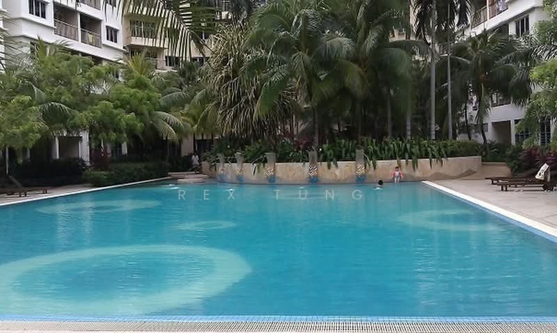 Pangsapuri untuk Dijual di The Ocean View (Bandar Sri Pinang) - Rex Tung - Pool - PropertyGuru.com.my