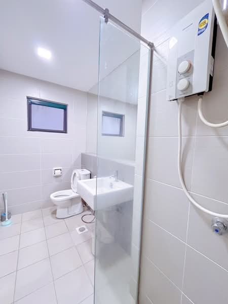 Kondominium untuk Disewa di SetiaWalk - GG Wong - Bathroom - PropertyGuru.com.my