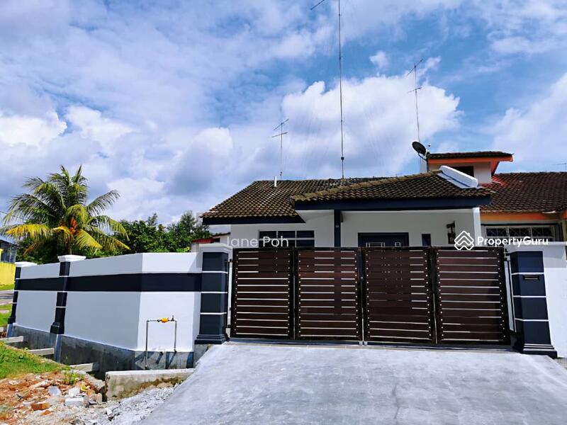 [No Longer Available] Single storey terrace house corner lot Taman Mewah Yong Peng, jalan mewah