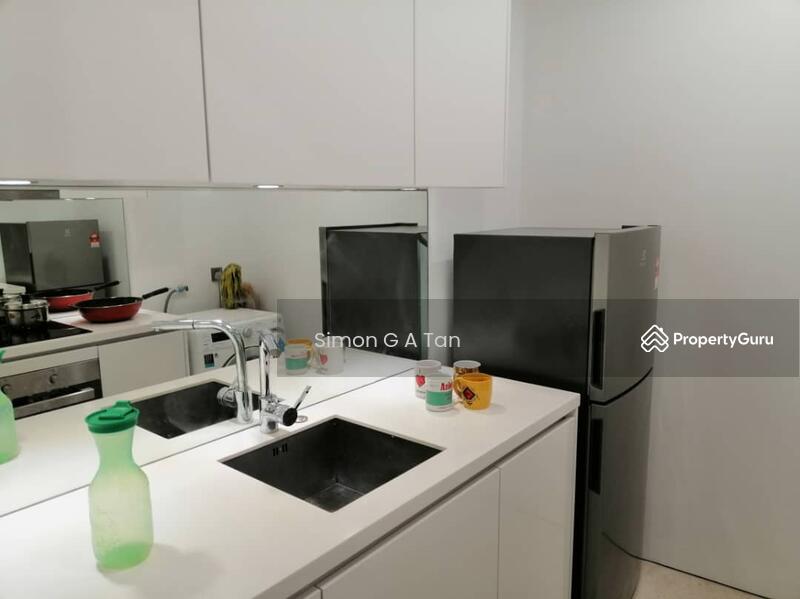 Full height kitchen cabinet, large sink, waste disposer, Fridge Freezer