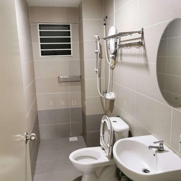 Kediaman Servis untuk Disewa di Alam Sanjung - Andy Tee - Master Bathroom with Water Heater - PropertyGuru.com.my