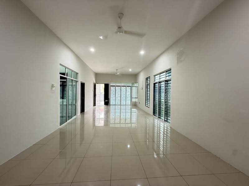 Rumah Berkembar untuk Disewa di Chemor (Perak) - Vivien Ng - Living Room - PropertyGuru.com.my