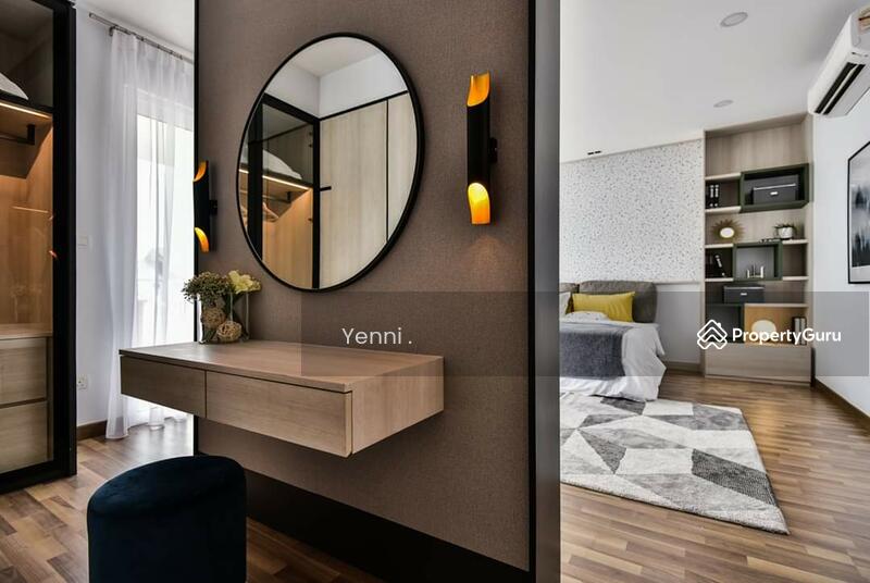 Yenni 010-886 2933
