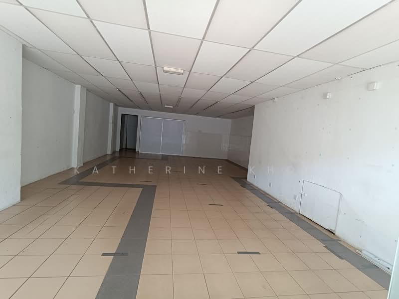 For Rent - Ground floor shophouse main road Medan angsana farlim