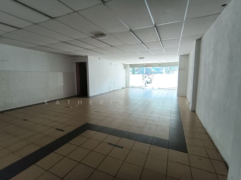 For Rent - Ground floor shophouse main road Medan angsana farlim