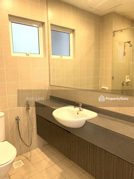 For Rent - Waldorf Tower