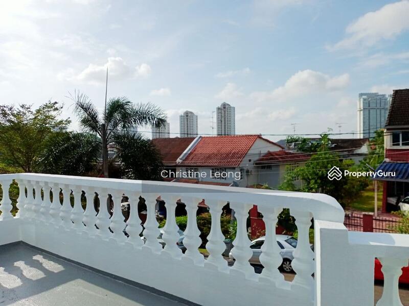 Taman Kolam Air, Jalan Sepoi, Johor Bahru, Johor, 4 Bedrooms, 3500 sqft