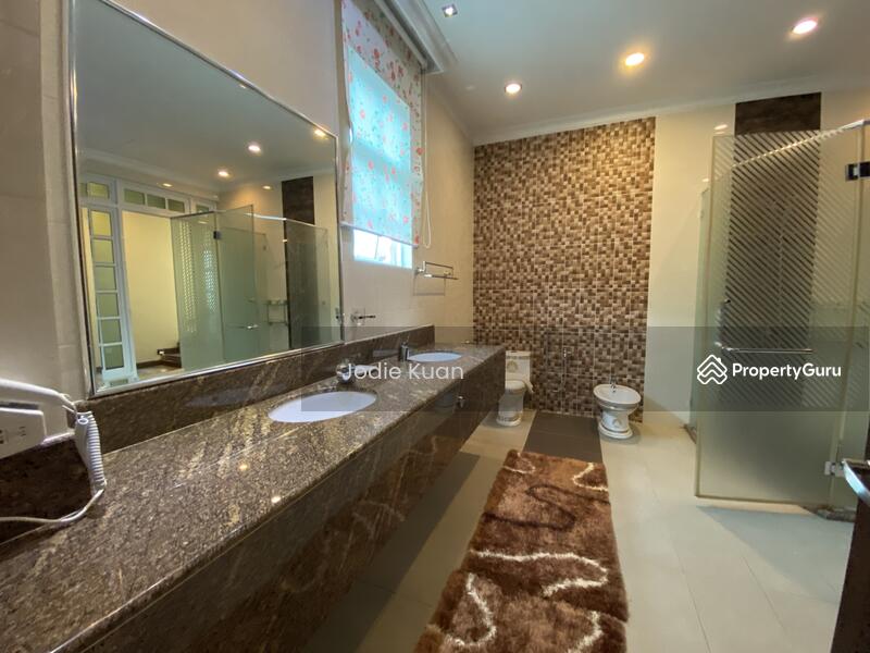 Third Floor - Master Bedroom with ensuite bathroom 