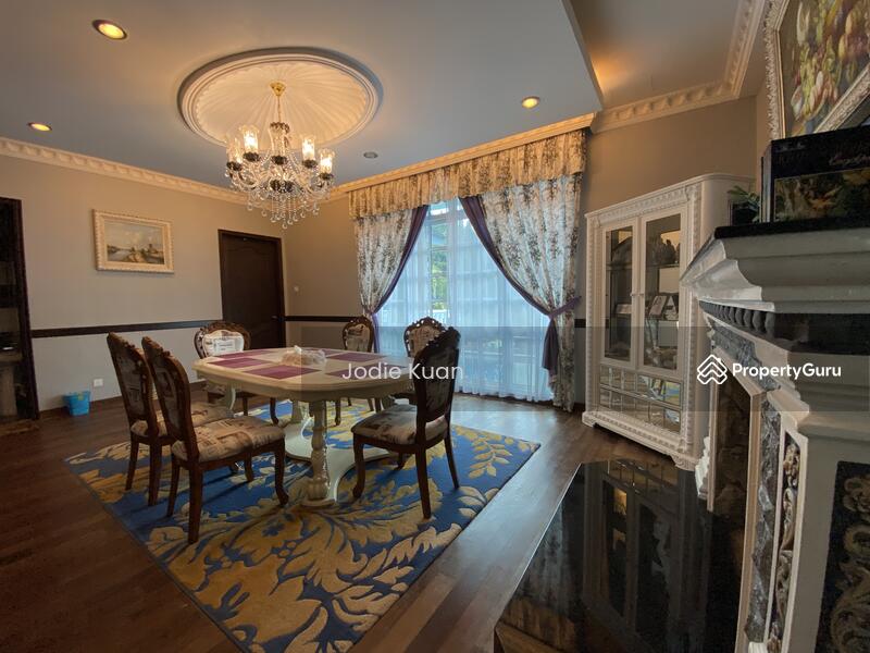First Floor - Dining Area 