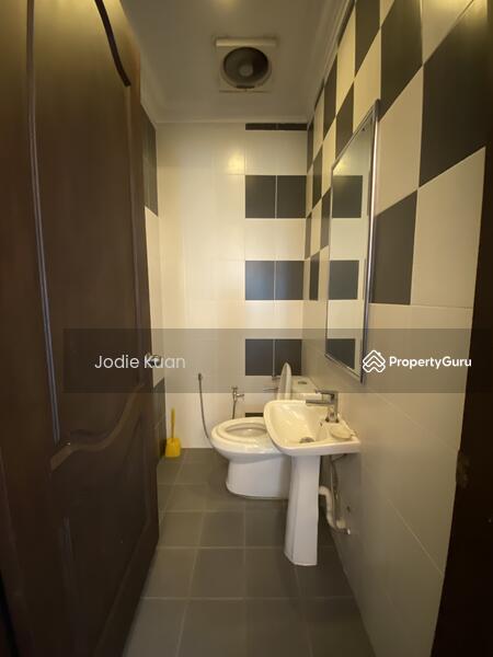 First Floor - Powder Room 