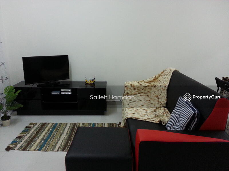 Flat for Rent at Putra Damai - Salleh Hamdan - Ruang Tamu dengan TV - PropertyGuru.com.my
