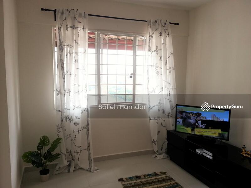 Flat for Rent at Putra Damai - Salleh Hamdan - Ruang Tamu dgn tingkap yg besar - PropertyGuru.com.my