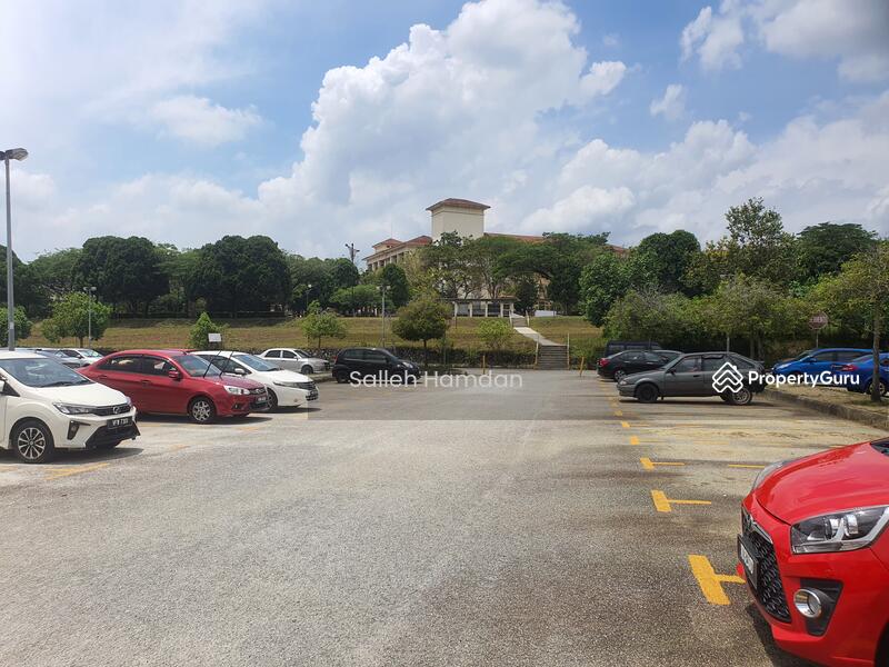 Dekat dgn Bas Stand, jalan pejalan kaki ke