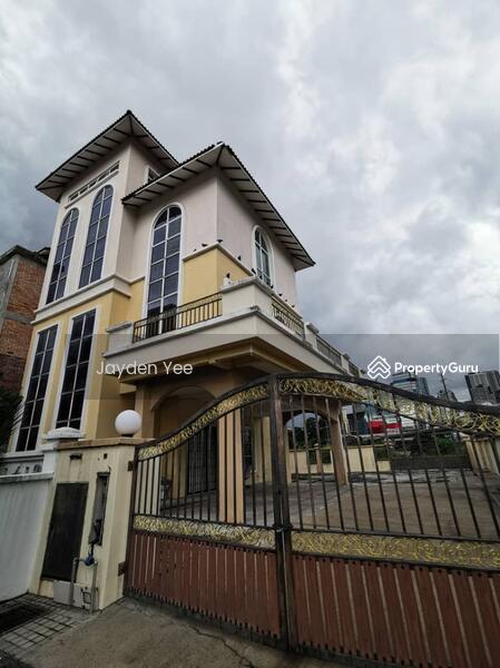 Bungalow House for Sale in Petaling Lama (Jalan Klang Lama (Old Klang Road)) - Jayden Yee - PropertyGuru.com.my