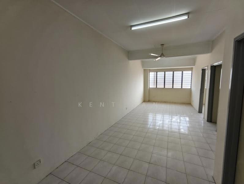 Apartment for Rent at Pinggiran Putra Apartment Equine Park - Kent Tan - Interior - PropertyGuru.com.my