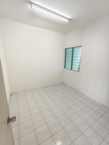 Apartment for Rent at Pinggiran Putra Apartment Equine Park - Kent Tan - Interior - PropertyGuru.com.my