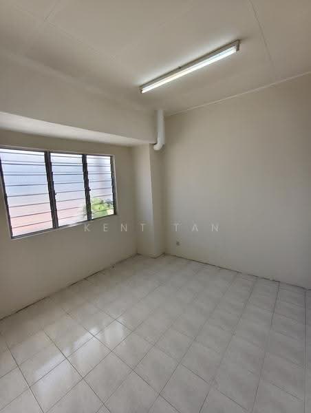 Apartment for Rent at Pinggiran Putra Apartment Equine Park - Kent Tan - Interior - PropertyGuru.com.my