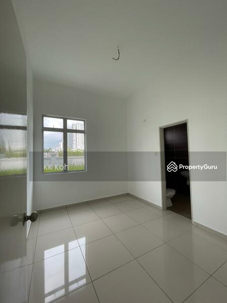 Kempas Utama 2-Storey Cluster For Sale untuk Untuk Dijual - RM 1,280,000, Apr 2026 - PropertyGuru.com.my