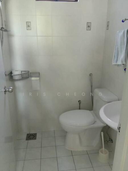 Link Bungalow for Sale in Sunway City Ipoh (Ulu Kinta) - Iris Cheong - Maid's bathroom - PropertyGuru.com.my