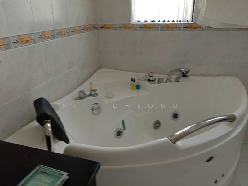 Link Bungalow for Sale in Sunway City Ipoh (Ulu Kinta) - Iris Cheong - Jacquzzi at master bath - PropertyGuru.com.my