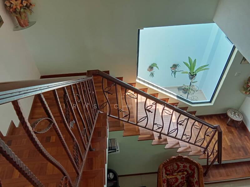Link Bungalow for Sale in Sunway City Ipoh (Ulu Kinta) - Iris Cheong - Staircase - PropertyGuru.com.my