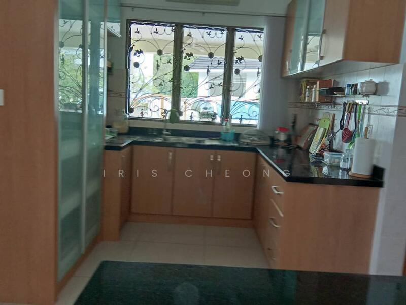 Link Bungalow for Sale in Sunway City Ipoh (Ulu Kinta) - Iris Cheong - Dry kitchen with ample cabinets - PropertyGuru.com.my