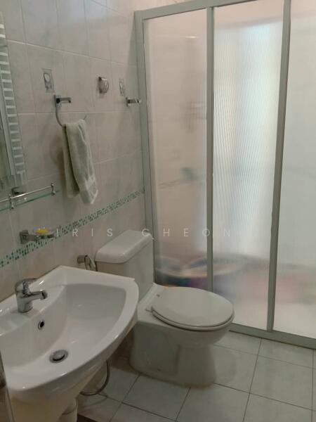 Link Bungalow for Sale in Sunway City Ipoh (Ulu Kinta) - Iris Cheong - Guest bathroom - PropertyGuru.com.my