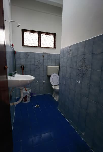 Rumah Teres 2 Tingkat untuk Disewa di Taman Maluri (Cheras) - Chrys Lim - Bathroom - PropertyGuru.com.my