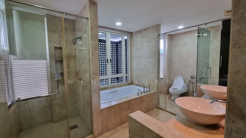 Kondominium untuk Disewa di Palmyra Bangsar - Wendy Lian - Master Bathroom - PropertyGuru.com.my